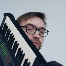 收听 Valeriy Stepanov Fusion Project、观看音乐视频、阅读小传、查看巡演日期等 ！