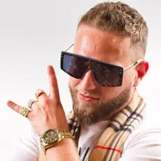 Listen to Skooba Steve, watch music videos, read bio, see tour dates & more!