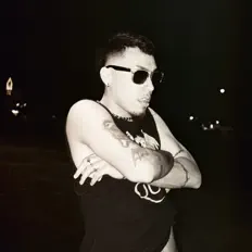 聆聽 ozzymoto、觀看音樂影片、閱讀小傳、查看巡演日期等！