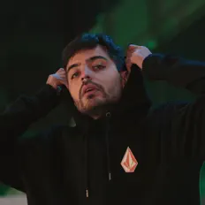 MoeinXn सुनें, म्यूज़िक वीडियो देखें, बायो पढ़ें, दौरे की तारीखें और बहुत कुछ देखें!