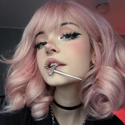 BreakHerKnees - Single