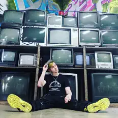 Luister naar NeoQor, bekijk muziekvideo's, lees de bio, bekijk de tourdata, en meer!