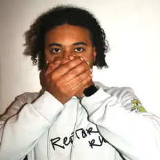 Escucha a Lil Makaveli, mira videos musicales, lee su biografía, consulta las fechas de las gira y más.