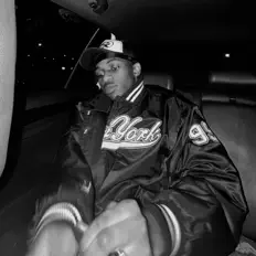 聆聽 Kanis Ursa、觀看音樂影片、閱讀小傳、查看巡演日期等！