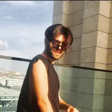 Tvna을(를) 듣고, 뮤직 비디오를 보고, 약력을 읽고, 투어 일정 등을 확인하세요!