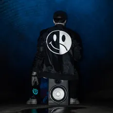 收听 Muzana、观看音乐视频、阅读小传、查看巡演日期等 ！