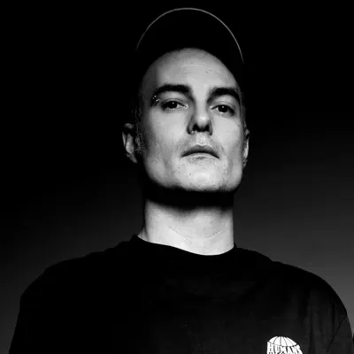 Listen to Gabriel Wnz, watch music videos, read bio, see tour dates & more!