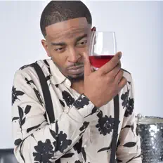 Ouve Yfm Cizzle, vê vídeos de música, lê a biografia, vê as datas da digressão e muito mais!