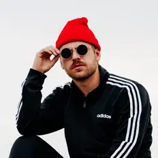 Ouve Pepperoni Prada, vê vídeos de música, lê a biografia, vê as datas da digressão e muito mais!