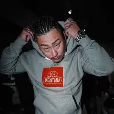 Dengarkan 136, tonton video musik, baca bio, lihat tanggal tur & lainnya!