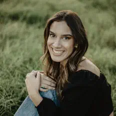 Alyrah Anais을(를) 듣고, 뮤직 비디오를 보고, 약력을 읽고, 투어 일정 등을 확인하세요!