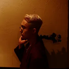 收听 STYLO、观看音乐视频、阅读小传、查看巡演日期等 ！