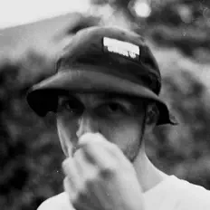 NIXISFIXを聴いたり、ミュージックビデオを鑑賞したり、経歴やツアー日程などを確認したりしましょう！