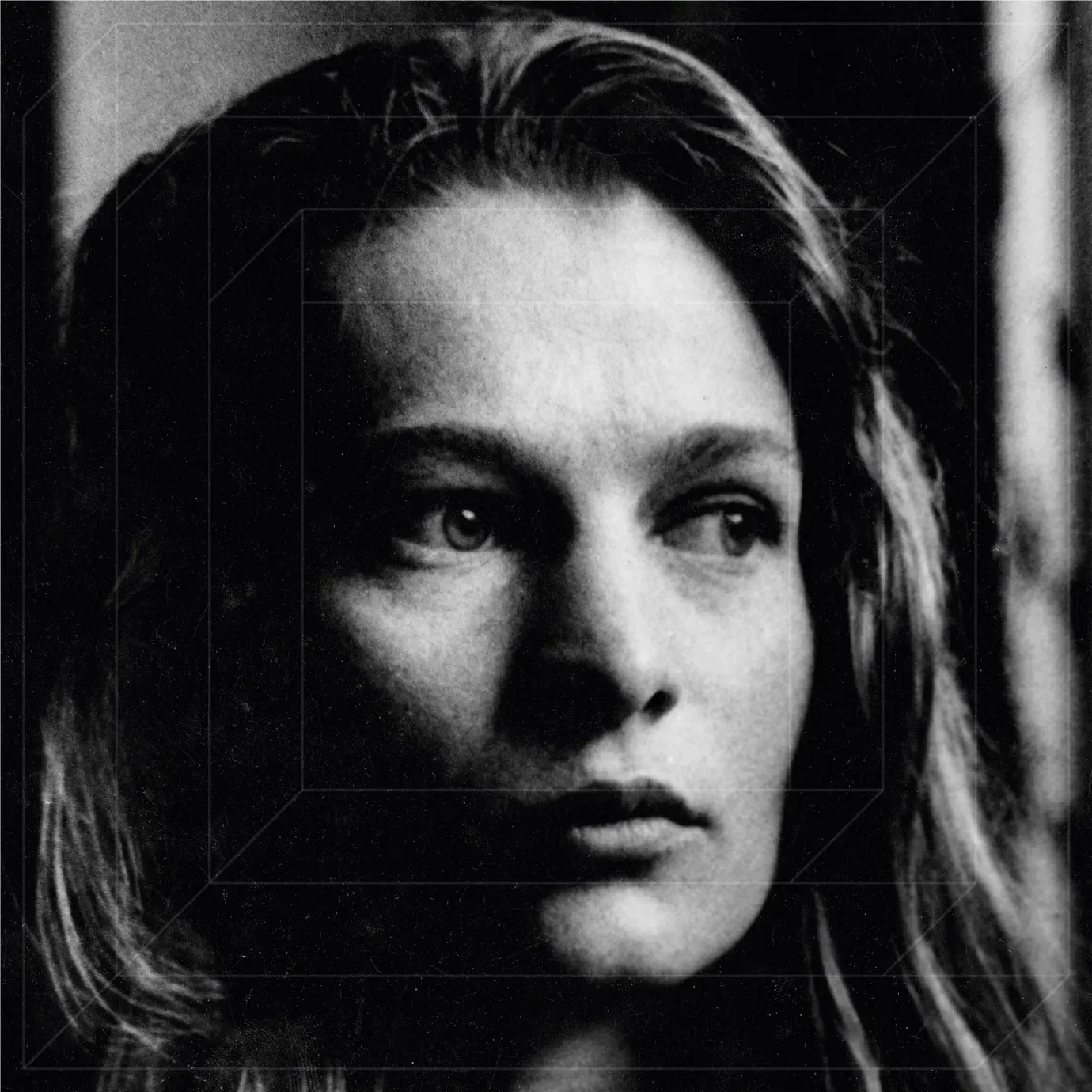 ELIANE RADIGUE 『l'île re-sonante』 Eliane Radigue – L'ile Re-Sonante – Soundohm
