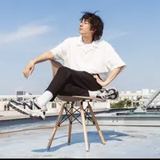 Inui Tomokiを聴いたり、ミュージックビデオを鑑賞したり、経歴やツアー日程などを確認したりしましょう！