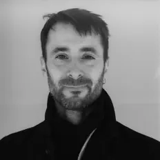 Raphael Reedを聴いたり、ミュージックビデオを鑑賞したり、経歴やツアー日程などを確認したりしましょう！