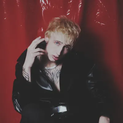 Listen to БЛОНДИН, watch music videos, read bio, see tour dates & more!