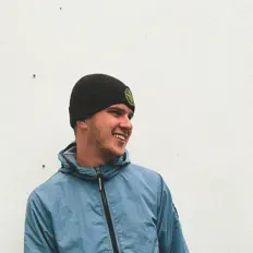 Ακούστε περιεχόμενο από J.L.C., παρακολουθήστε μουσικά βίντεο, διαβάστε το βιογραφικό, δείτε ημερομηνίες περιοδείας, και πολλά ακόμη!