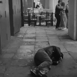 В дали Genri TomSon