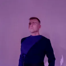 Poslechněte si interpreta COST, sledujte hudební videa, přečtěte si životopis, podívejte se na data turné a další informace.