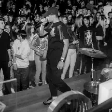 收听 smxg、观看音乐视频、阅读小传、查看巡演日期等 ！