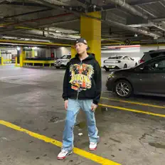 Carharttless सुनें, म्यूज़िक वीडियो देखें, बायो पढ़ें, दौरे की तारीखें और बहुत कुछ देखें!