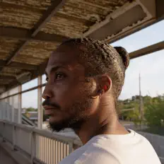 Escucha a J. Alexander, mira videos musicales, lee su biografía, consulta las fechas de las gira y más.