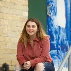 Ascolta Emma Gaston, guarda video musicali, leggi la biografia, vedi le date del tour & altro!