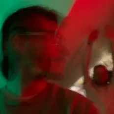 Poslechněte si interpreta System Overload, sledujte hudební videa, přečtěte si životopis, podívejte se na data turné a další informace.