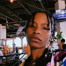 Just Maya सुनें, म्यूज़िक वीडियो देखें, बायो पढ़ें, दौरे की तारीखें और बहुत कुछ देखें!