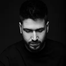 收听 Kanas、观看音乐视频、阅读小传、查看巡演日期等 ！