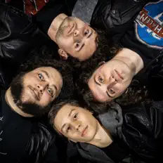 Poslechněte si interpreta AMH, sledujte hudební videa, přečtěte si životopis, podívejte se na data turné a další informace.