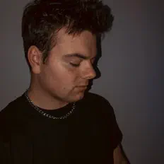 Shaun Bilyを聴いたり、ミュージックビデオを鑑賞したり、経歴やツアー日程などを確認したりしましょう！