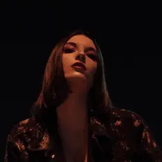 Hör dir Olivia Gunn an, schau dir Musikvideos an, lies die Biografie, finde Tourdaten und mehr!