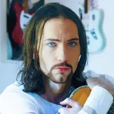 Poslechněte si interpreta Spencer Marcu, sledujte hudební videa, přečtěte si životopis, podívejte se na data turné a další informace.