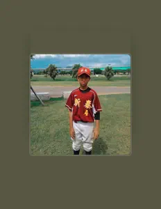 Posłuchaj wykonawcy Green Father 比杰, obejrzyj teledyski, przeczytaj biografię, zobacz daty tras koncertowych i nie tylko!