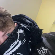 Ouve AMTVII, vê vídeos de música, lê a biografia, vê as datas da digressão e muito mais!