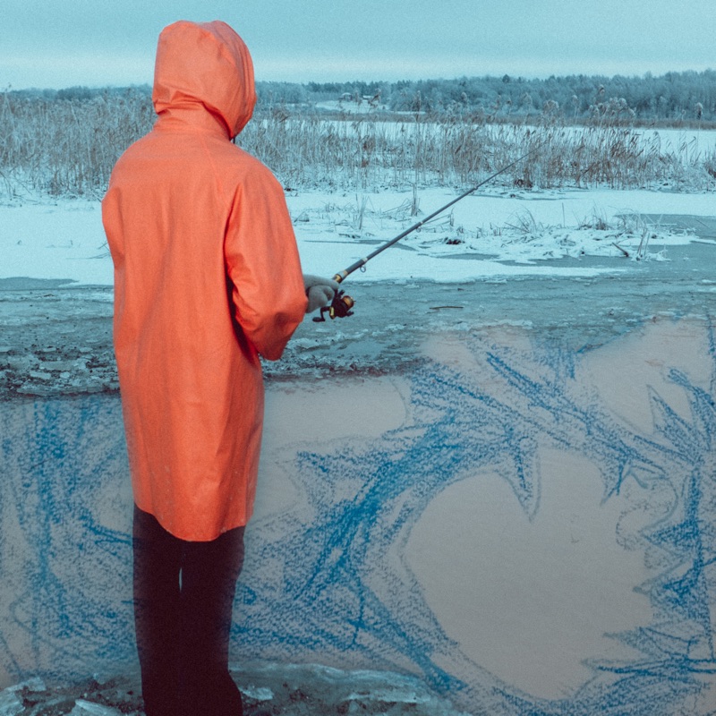 Лед на реке. Щука на льду. Рыбалка на речке. Ловля щуки зимой.