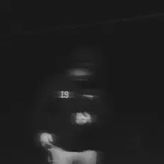 聆聽 alxn、觀看音樂影片、閱讀小傳、查看巡演日期等！