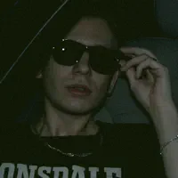 undefined을(를) 듣고, 뮤직 비디오를 보고, 약력을 읽고, 투어 일정 등을 확인하세요!