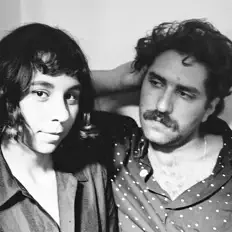 Marjorie을(를) 듣고, 뮤직 비디오를 보고, 약력을 읽고, 투어 일정 등을 확인하세요!