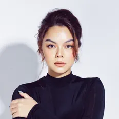 Hör dir Phạm Quỳnh Anh an, schau dir Musikvideos an, lies die Biografie, finde Tourdaten und mehr!
