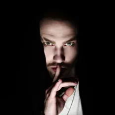 Poslechněte si interpreta OKland, sledujte hudební videa, přečtěte si životopis, podívejte se na data turné a další informace.