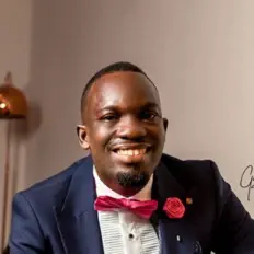 聆聽 Danzerl、觀看音樂影片、閱讀小傳、查看巡演日期等！