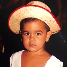 收听 Henrishtt、观看音乐视频、阅读小传、查看巡演日期等 ！