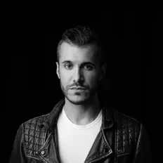 Alberto Giurioli dinle, müzik videolarını izle, biyografisini oku, tur tarihlerini ve daha fazlasını gör!