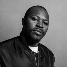 Poslechněte si interpreta Fenrico, sledujte hudební videa, přečtěte si životopis, podívejte se na data turné a další informace.