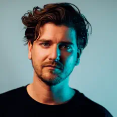 Hör dir De Hofnar an, schau dir Musikvideos an, lies die Biografie, finde Tourdaten und mehr!