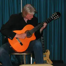 Pete Downesを聴いたり、ミュージックビデオを鑑賞したり、経歴やツアー日程などを確認したりしましょう！