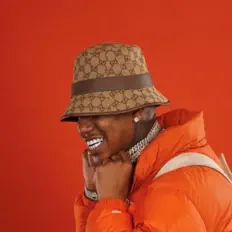 Hör dir Jizzle Buckz an, schau dir Musikvideos an, lies die Biografie, finde Tourdaten und mehr!